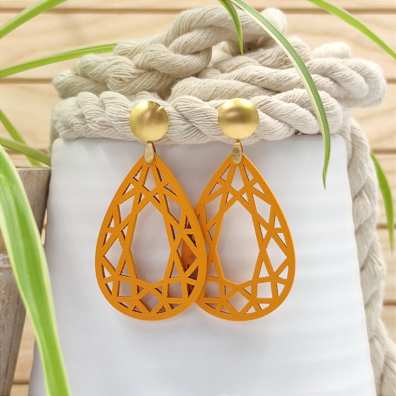 Ohrring Caro in orange mit Gold Stecker, nachhaltige Holz-Ohrringe 65mm, handgefertigt von LeFah design