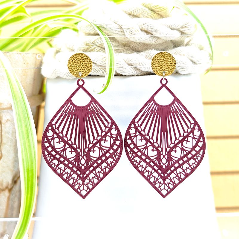 Ohrring Laila bordeaux mit Gold Stecker, große elegante Tropfenform, LeFah design Österreich
