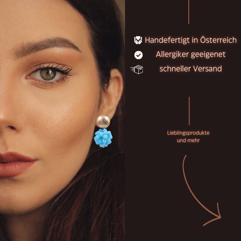 Der Ohrring „Luisa“ in Grün von LeFah Design begeistert mit seinem einzigartigen, beerigen Look und funkelnden Glitzereffekten. Handgefertigt in Österreich, vereint dieses federleichte Schmuckstück höchste Qualität und Liebe zum Detail.
Dank hautfreundlicher Materialien ist der Ohrring ideal für Allergiker geeignet. Perfekt zur Tracht, zum Dirndl oder als elegantes Accessoire im Alltag – „Luisa“ ergänzt jedes Outfit mit zeitloser Eleganz. Entdecken Sie den Charme österreichischer Handwerkskunst.