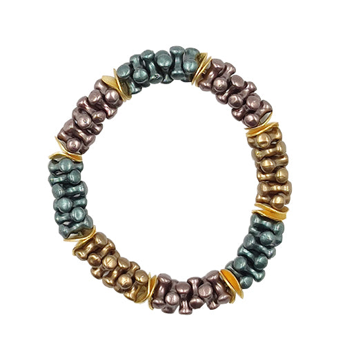 LEFAH Design – Handgefertigter Modeschmuck aus Österreich für jeden Anlass
Bei LEFAH Design finden Sie stilvollen, handgefertigten Modeschmuck, der mit viel Liebe und Sorgfalt in Österreich hergestellt wird. Unsere Schmuckstücke vereinen trendiges Design, Leichtigkeit und höchsten Tragekomfort – perfekt für jeden Tag und besondere Anlässe. Alle unsere Produkte sind auch für Allergiker geeignet, da wir ausschließlich hautfreundliche Materialien verwenden.
Entdecken Sie federleichte Ohrringe, filigrane Hals