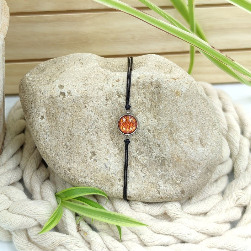 Zarte Mosaik-Energie-Armbänder & Ohrringe – Verstellbar, wasserfest, allergikerfreundlich
Entdecken Sie unsere zarten Mosaik-Energie-Armbänder und Ohrringe, die größenverstellbar und wasserfest sind. Diese allergikerfreundlichen Schmuckstücke sind nicht nur stilvoll, sondern auch das perfekte Geschenk für jeden Anlass. Genießen Sie hochwertige Qualität zu einem super Preis und erleben Sie die harmonisierende Wirkung der Energie-Steine.