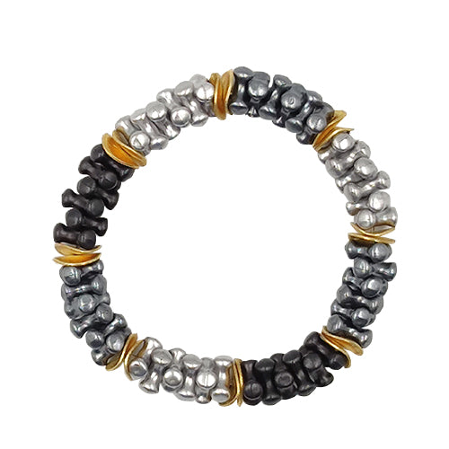 LEFAH Design – Handgefertigter Modeschmuck aus Österreich für jeden Anlass
Bei LEFAH Design finden Sie stilvollen, handgefertigten Modeschmuck, der mit viel Liebe und Sorgfalt in Österreich hergestellt wird. Unsere Schmuckstücke vereinen trendiges Design, Leichtigkeit und höchsten Tragekomfort – perfekt für jeden Tag und besondere Anlässe. Alle unsere Produkte sind auch für Allergiker geeignet, da wir ausschließlich hautfreundliche Materialien verwenden.
Entdecken Sie federleichte Ohrringe, filigrane Hals