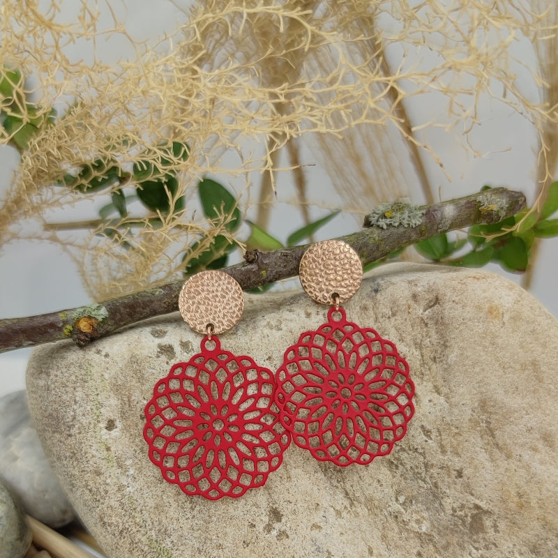 Daisy Ohrring rot Rosegold – filigraner Blüten-Ohrring, federleicht, nicht zu groß, LeFah design