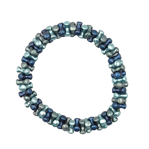 LEFAH Design – Handgefertigter Modeschmuck aus Österreich für jeden Anlass
Bei LEFAH Design finden Sie stilvollen, handgefertigten Modeschmuck, der mit viel Liebe und Sorgfalt in Österreich hergestellt wird. Unsere Schmuckstücke vereinen trendiges Design, Leichtigkeit und höchsten Tragekomfort – perfekt für jeden Tag und besondere Anlässe. Alle unsere Produkte sind auch für Allergiker geeignet, da wir ausschließlich hautfreundliche Materialien verwenden.
Entdecken Sie federleichte Ohrringe, filigrane Hals