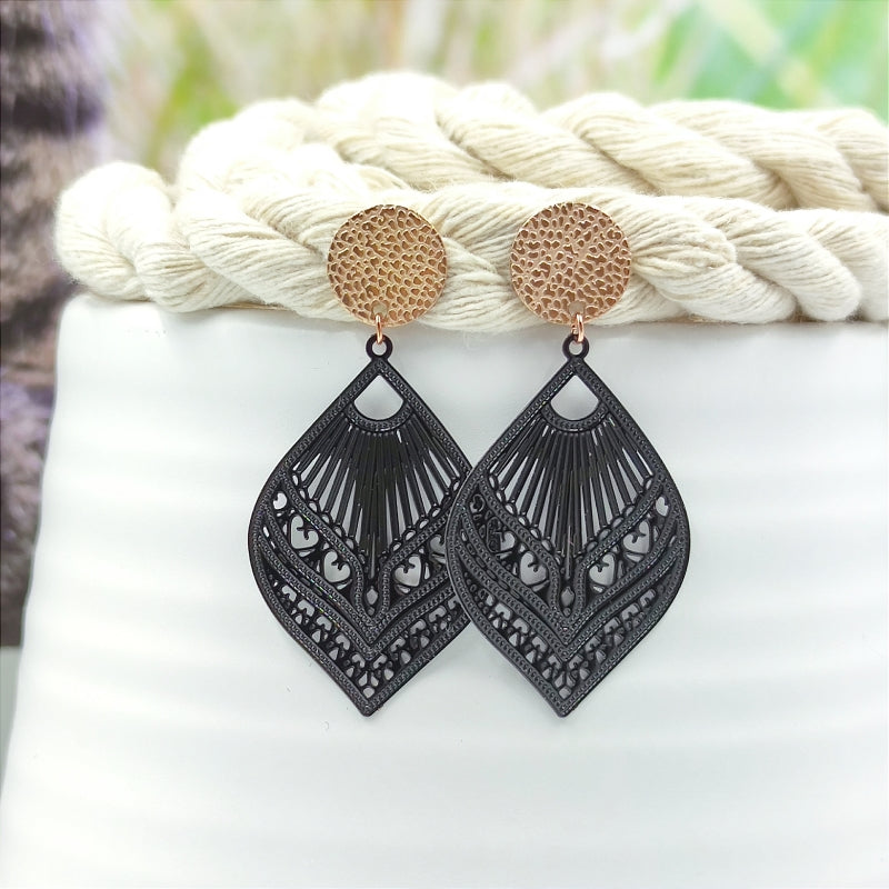 Ohrring kleine Laila Schwarz