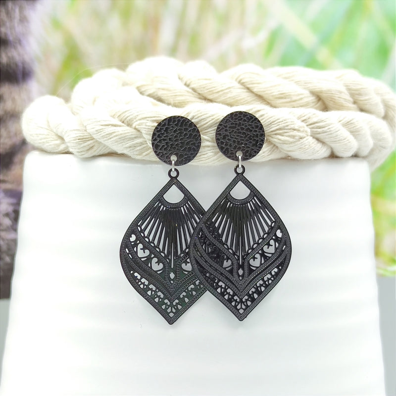 Ohrring kleine Laila Schwarz