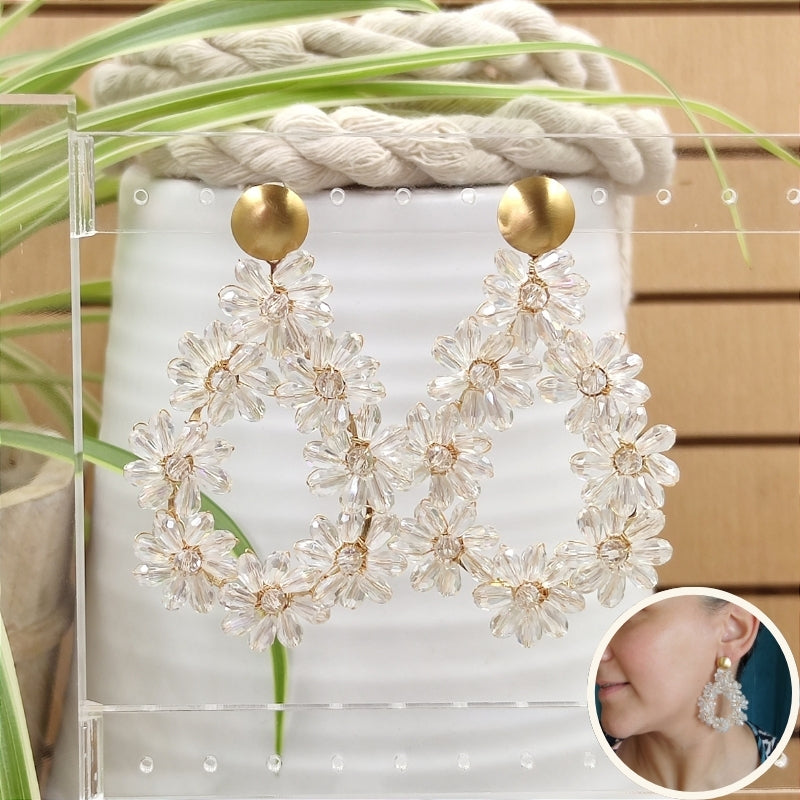 Auffällige Glitzer-Ohrringe von LeFah Design – ein echter Hingucker! Allergikerfreundlich und mit Sorgfalt in Österreich hergestellt. Perfekt für besondere Anlässe oder den Alltag. Genieße höchsten Tragekomfort und profitiere von schnellem Versand. Jetzt Eleganz entdecken!