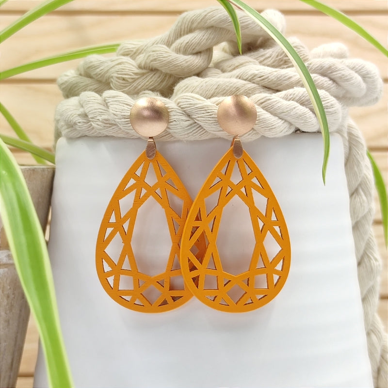 Ohrring Caro orange mit Rosegold Stecker, federleichte Holz-Ohrringe, LeFah design Österreich
