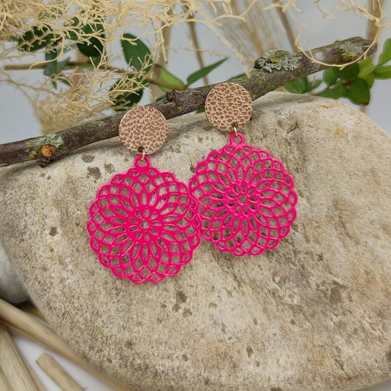 Daisy Ohrring pink Rosegold – filigraner Blüten-Ohrring, federleicht, nicht zu groß, LeFah design
