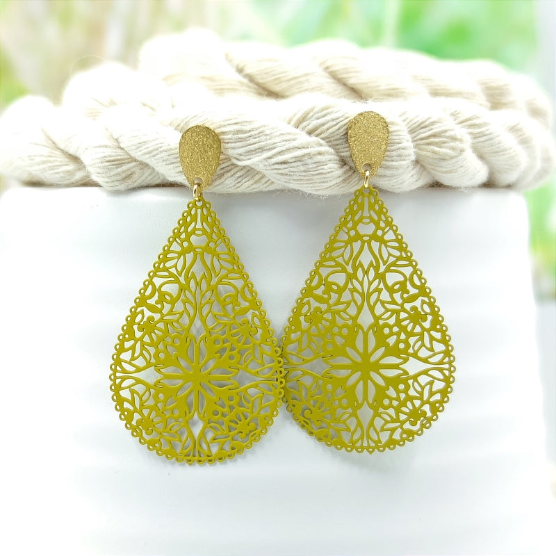 Sophia Ohrring Senf grün Edelstahl – steht jedem Gesicht, perfekt als Geschenk, LeFah design
